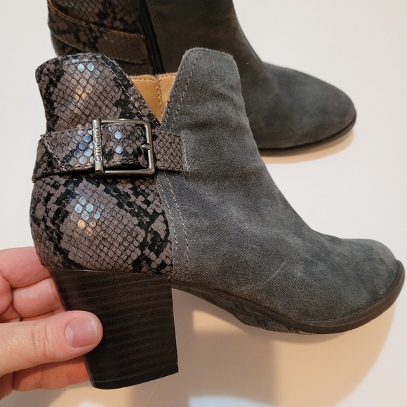 Vionic Naomi snake leather booties size 8.5 - Picture 2 of 11